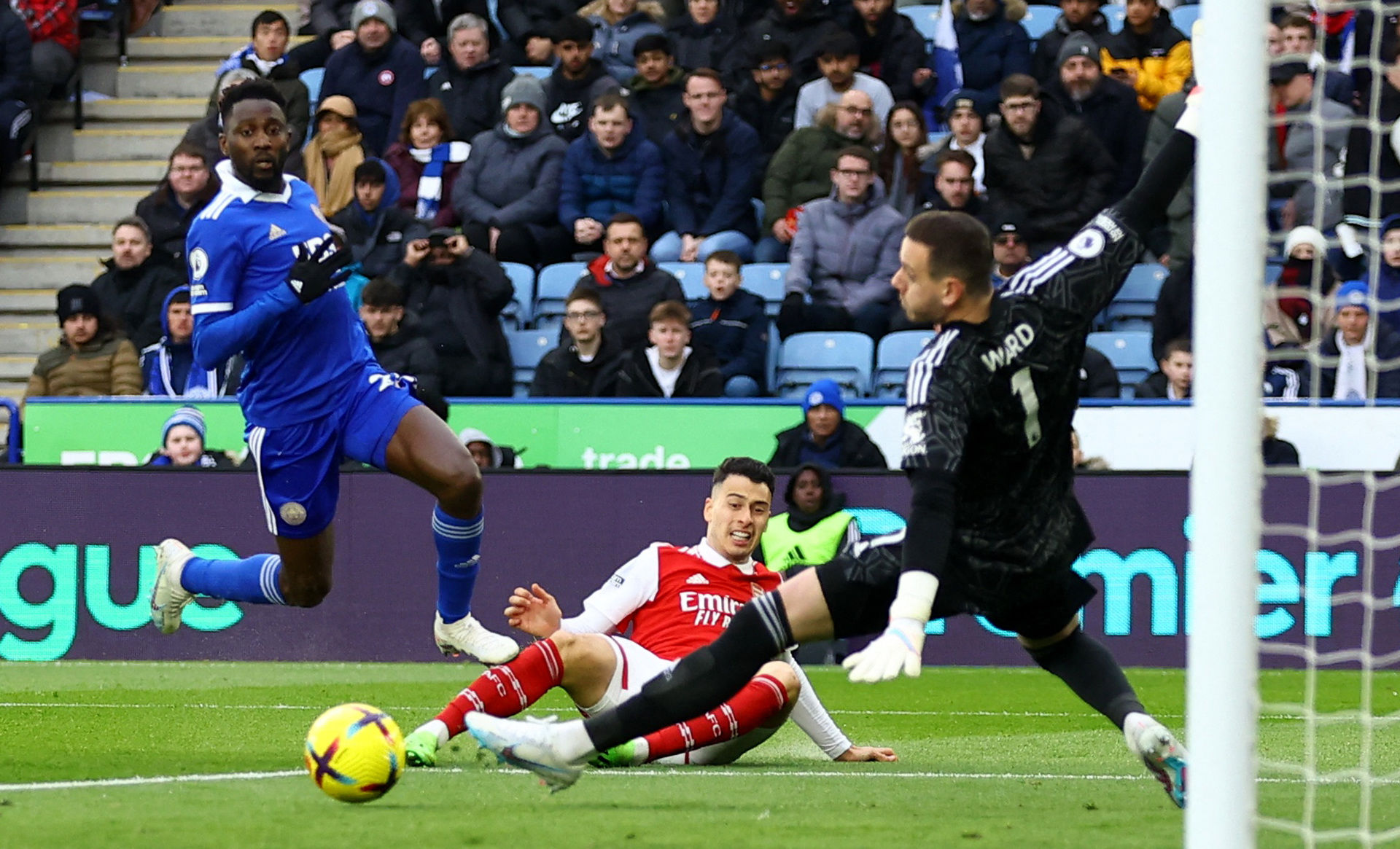 端的前锋以 端的前锋以